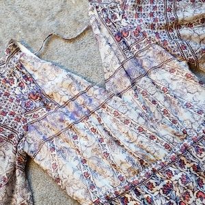 ⚠️SOLD⚠️ Love Reign maxi dress with slit 😍💃